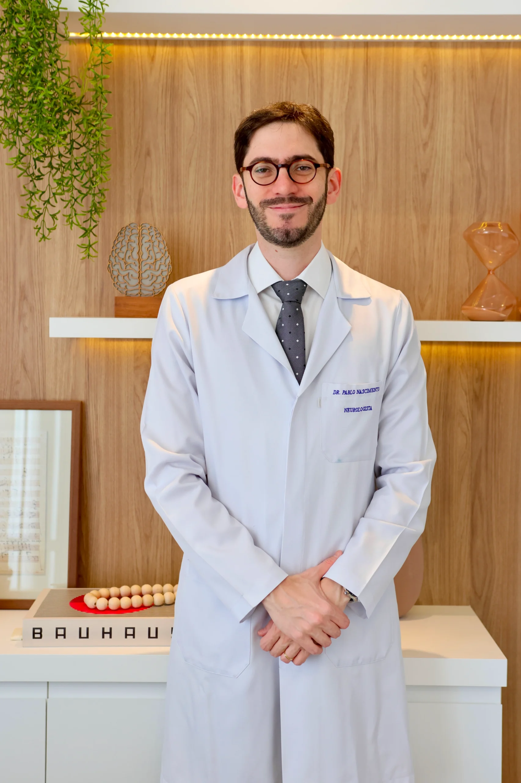 Dr. Pablo Nascimento especialista em tratamento de doenças neurológicas com toxina botulínica.